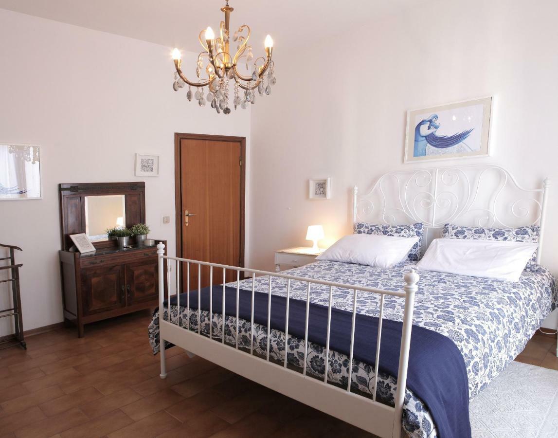 Goga&Romeo Bed & Breakfast Pesaro Bagian luar foto